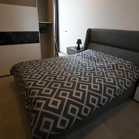 Highland Apartment