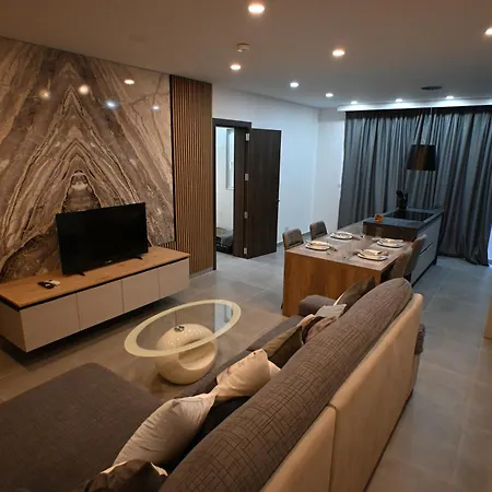 Highland Apartment